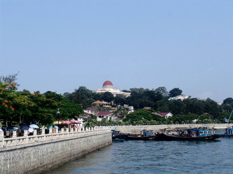 碧海环抱中的鼓浪屿